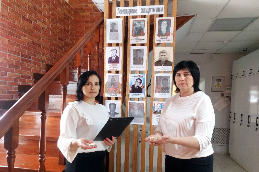 В Порецком центре соцобслуживания открылась выставка приуроченная Дню защитника Отечества «Легендарные защитники»