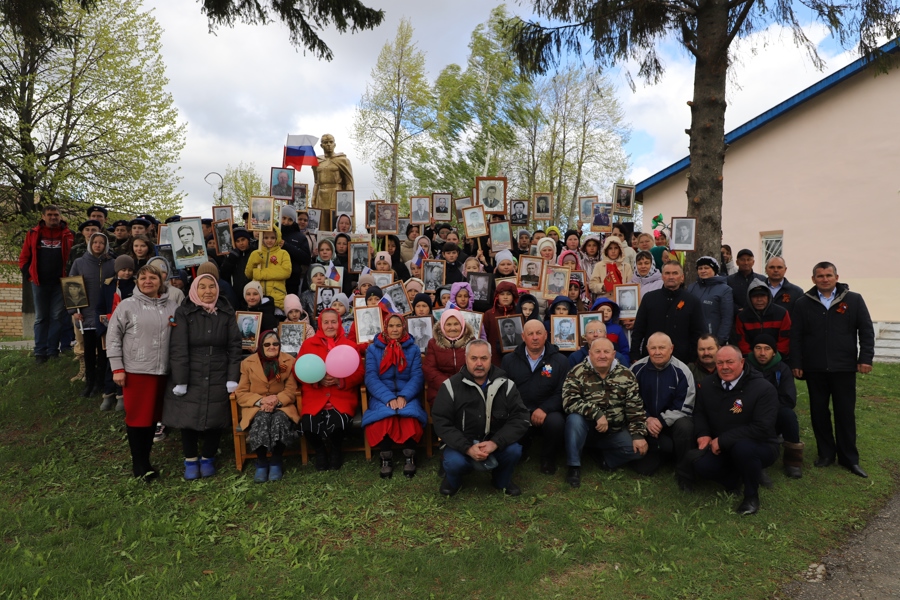 Глава Яльчикского муниципального округа Леонард Левый принял участие в митинге, посвященном Дню Победы в с. Кушелга