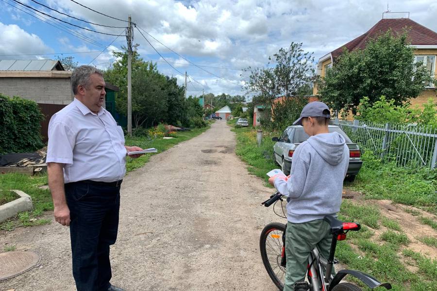 Жителям ул. Полярная напомнили о правилах пожарной безопасности в летний период