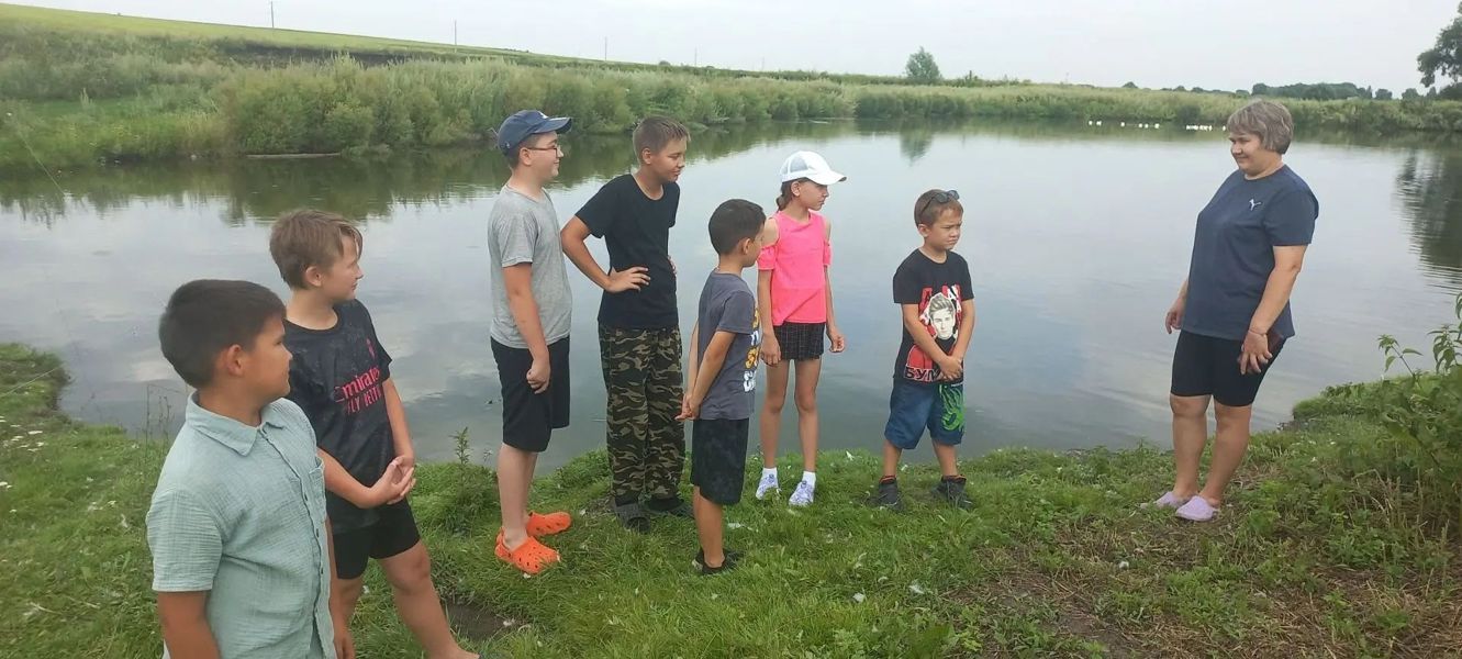 Родительский патруль напомнил школьникам о правилах поведения у водоемов