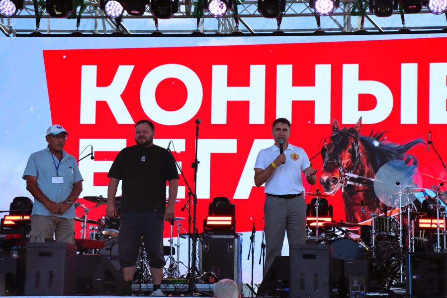 В честь векового юбилея: на Чувашском конном заводе им. В. И. Чапаева прошел Финал Кубка Чувашии по конным бегам