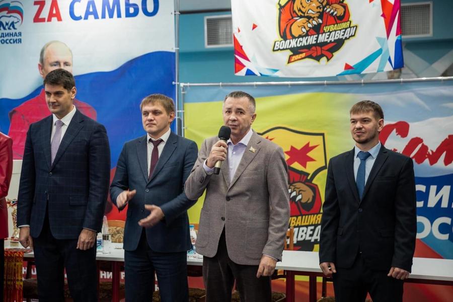 Владимир Карпов поприветствовал участников соревнований по самбо