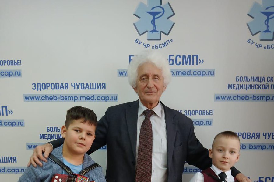 Юные музыканты поздравили медиков с Международным женским днем