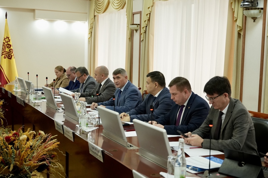313 миллиардов на три года: Олег Николаев обсудил с депутатами проект бюджета Чувашии