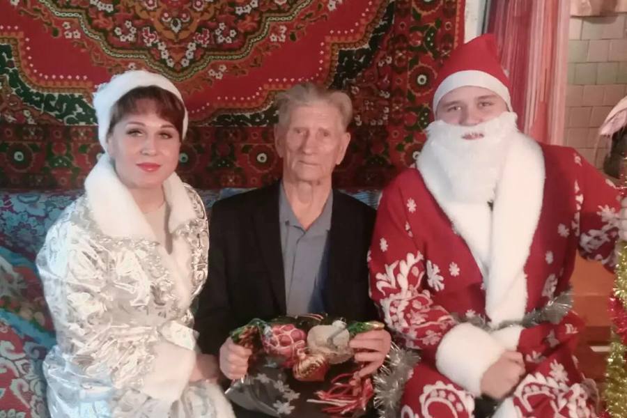 Юбилей мудрости: подопечного Порецкого центра  соцобслуживания  поздравили  с  90-летием
