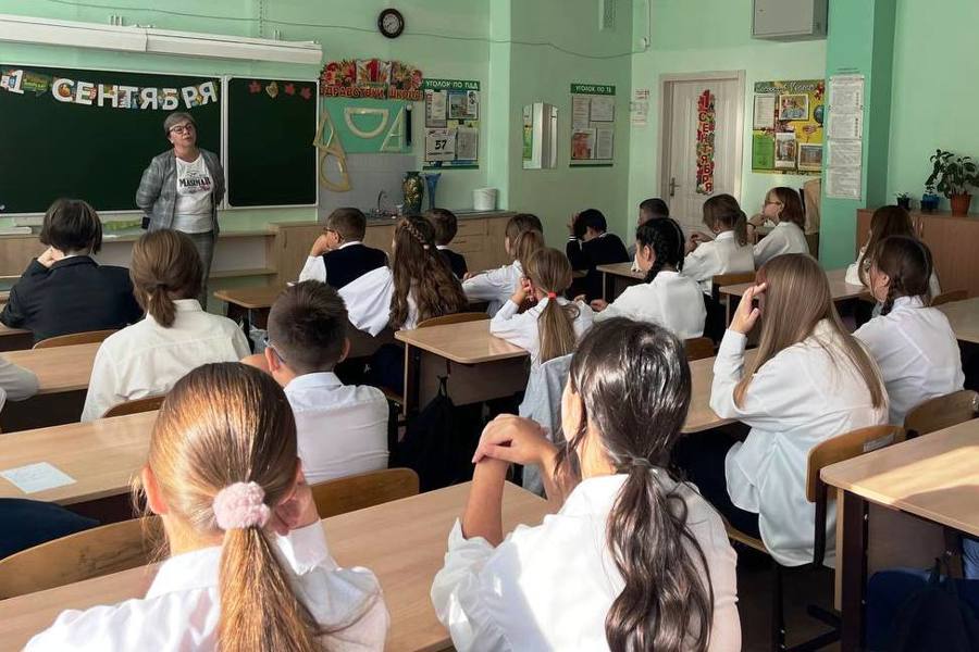 Республиканская детско-юношеская библиотека провела публичную лекцию, посвященную Дню памяти жертв Беслана