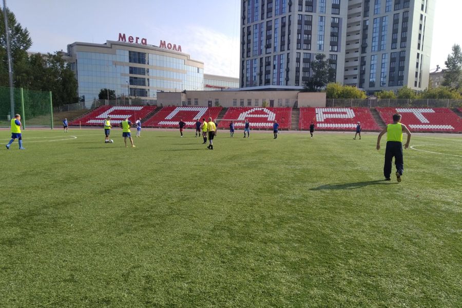 На стадионе «Спартак» состоялась товарищеская игра по мини-футболу среди ветеранов спорта