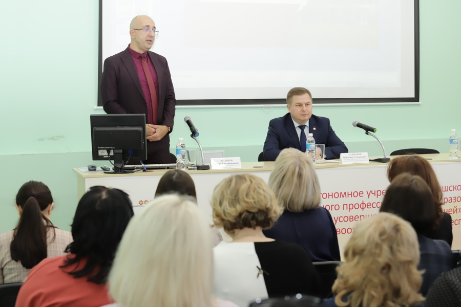 Владимир Степанов призвал руководителей медицинских организаций Чувашии активнее развивать наставничество при работе с молодыми специалистами