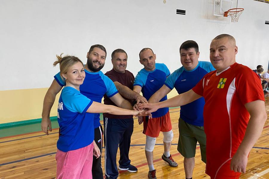 Команда Канашского округа заняла 2 место в первом этапе соревнований по волейболу