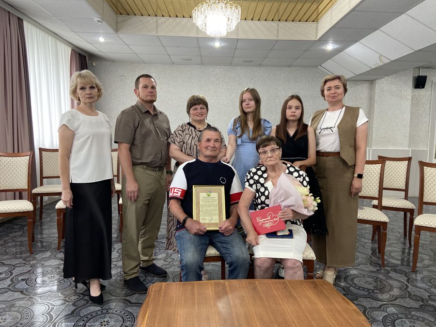 Золотой юбилей любви: в отделе ЗАГС администрации Новочебоксарска чествовали супругов Николаевых
