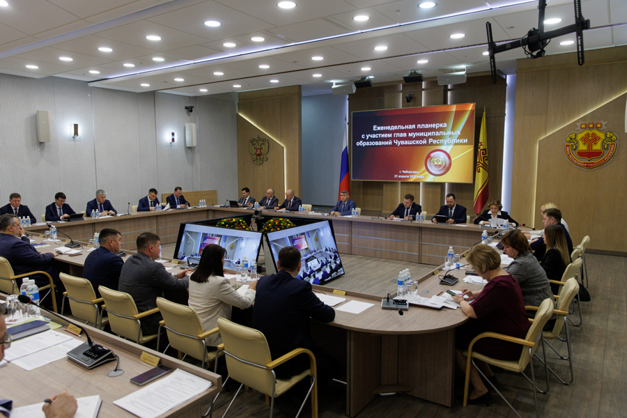 Олег Николаев поручил поддерживать рост производства расширением спектра мер господдержки