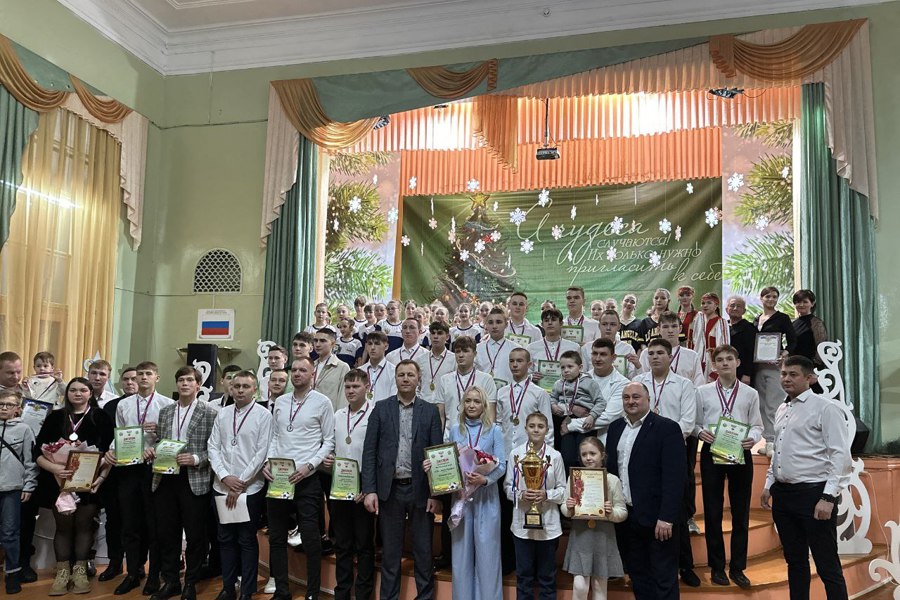 Завершился первый сезон футбольного клуба «СШ - Авто-Профи»!