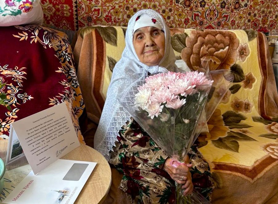 В Канаше поздравили 96-летнюю труженицу тыла