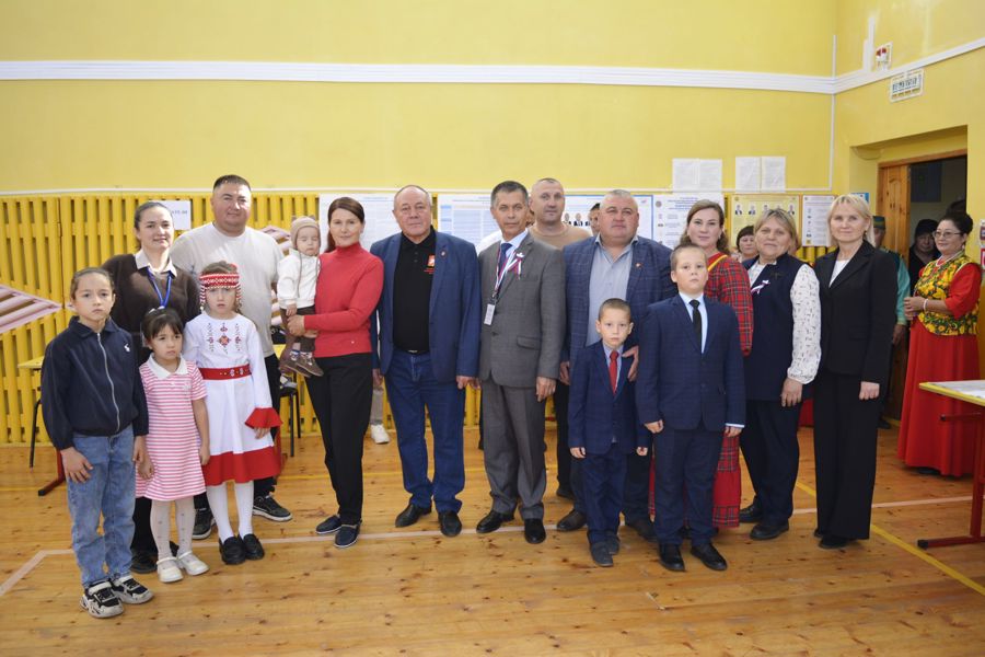Выборы в округе проходят спокойно и открыто