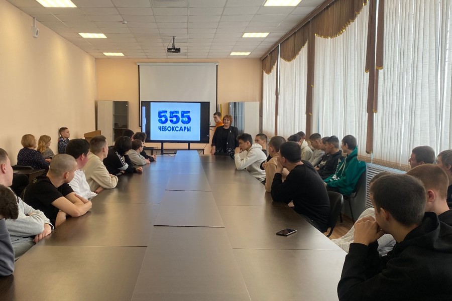 Председатель женсовета Ленинского района Елена Иванова  встретилась с учащимися ТрансСтройТеха