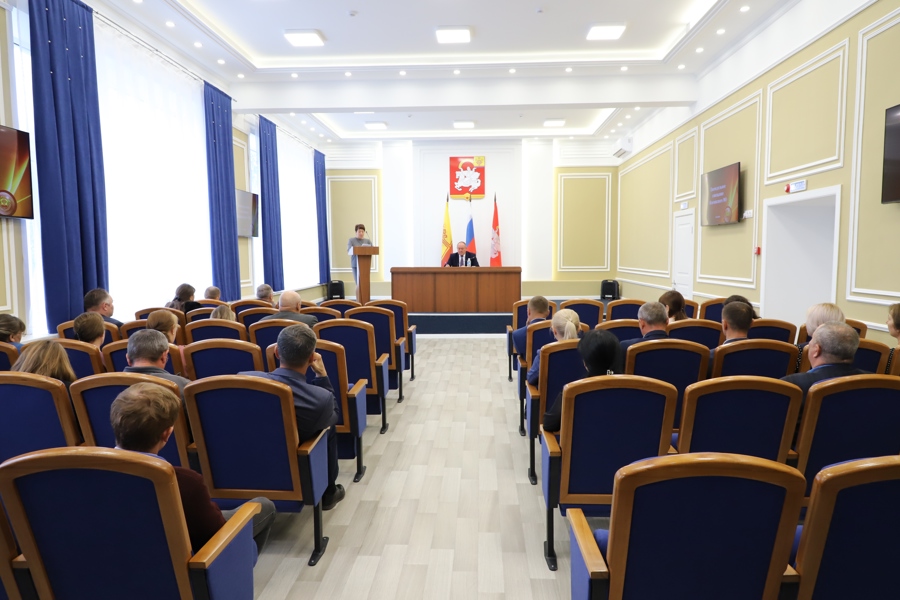 На еженедельном совещании в администрации Яльчикского муниципального округа обсудили актуальные вопросы