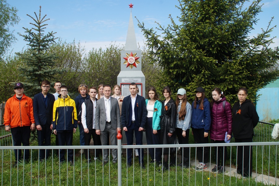 В Калининском районе г. Чебоксары почтили память воинов, погибших в Великой Отечественной войне