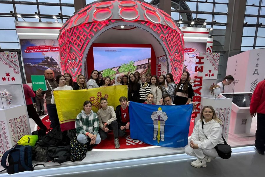 Делегация детей из Батыревского муниципального округа посетила Международную  выставку-форум «Россия» в г. Москва