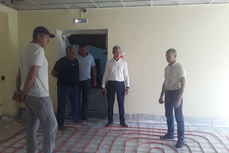 В. Шигильдеев  ознакомился с ходом проведения капитального ремонта в ФСК «Илем»