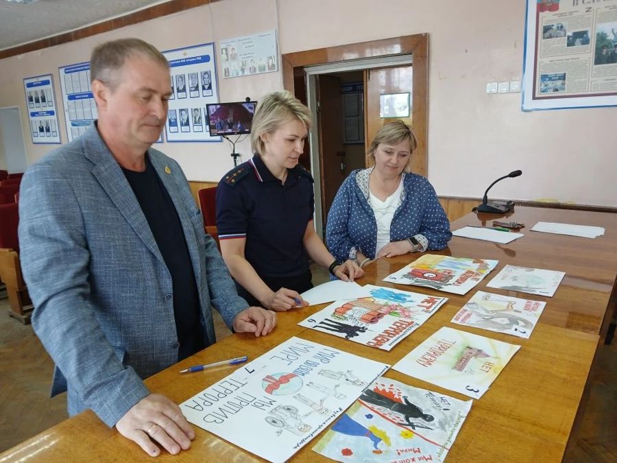 1 июня, в День защиты детей, МО МВД России «Алатырский» совместно с администрацией Алатырского муниципального округа