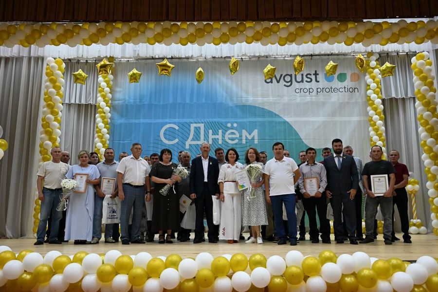 В преддверии Дня строителя состоялось чествование работников ЗАО «Звездопад»