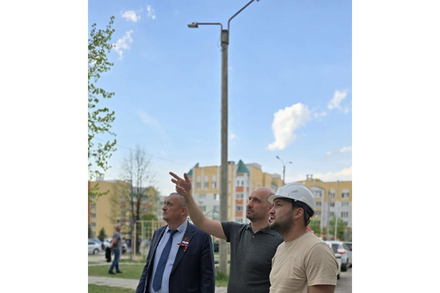 Уполномоченный по правам человека в Чувашской Республике Сергей Самостюк осмотрел многоквартирный дом