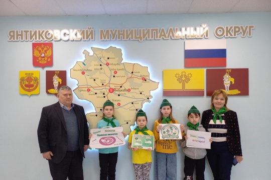 Экоурок для юных защитников природы провел начальник отдела сельского хозяйства и экологии Николай Краснов