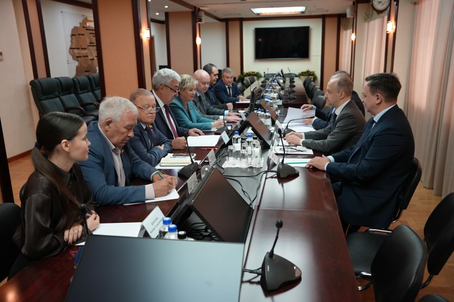 Член ЦИК РФ Евгений Шевченко встретился с руководителями депутатских фракций парламента Чувашии