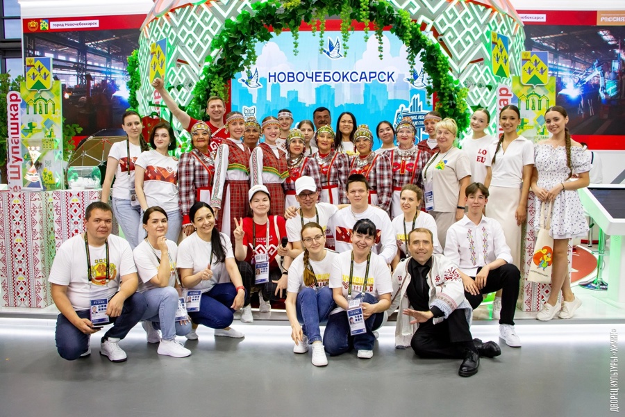 Поздравление главы города Новочебоксарска Максима Семенова с Днем работника культуры!