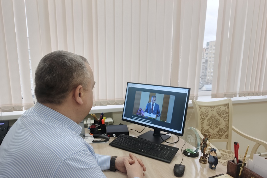 Уполномоченный по правам человека в Чувашской Республике Сергей Самостюк принял участие в Парламентских слушаниях «Совершенствование правового регулирования института уполномоченных по правам человека в Российской Федерации: новые вызовы, новые решения» в режиме ВКС