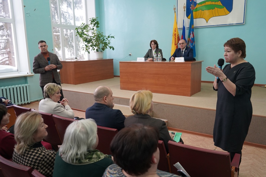 На публичных слушаниях с жителями Мариинско-Посадского округа обсудили перспективы развития здравоохранения