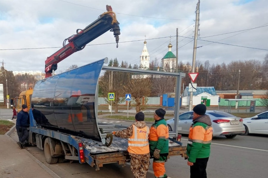 Рабочие АО «Дорэкс» продолжают монтаж остановочных павильонов в г.Чебоксары