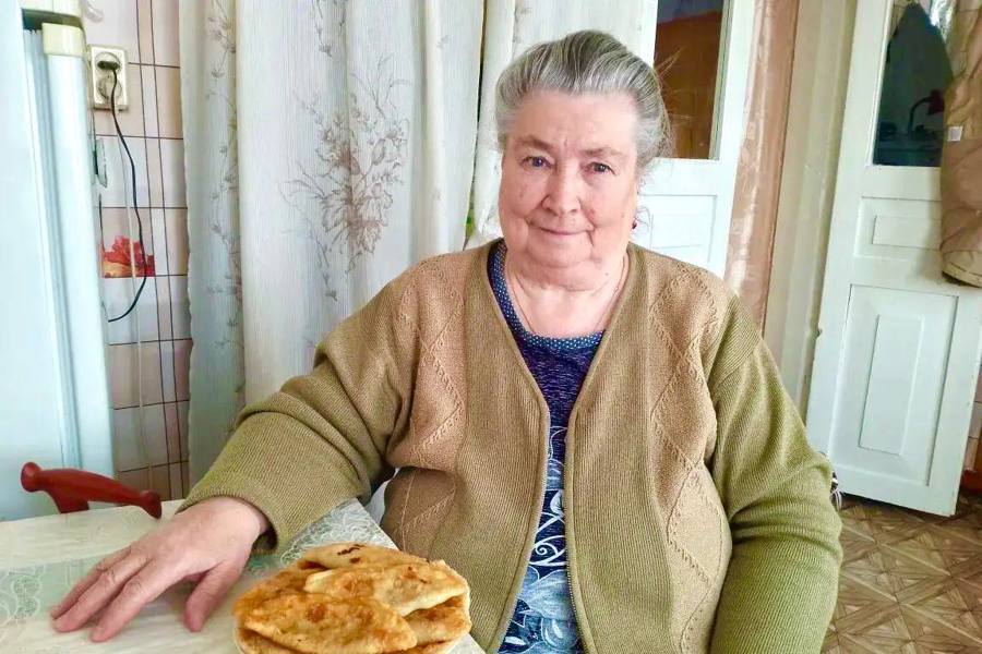 Сладкий праздник: подопечные Порецкого центра соцобслуживания  отмечают  Всемирный день пирогов