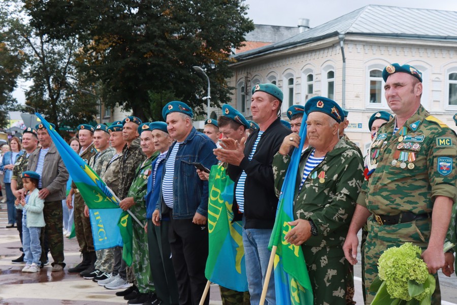 2 августа в Ядрине празднуют День Воздушно-десантных войск!