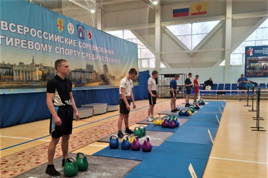 Успешное выступление цивильских гиревиков