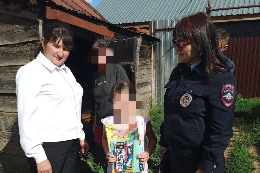 Акция «Помоги пойти учиться» продолжается