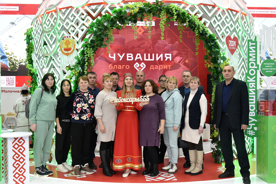 Делегация сельхозтоваропроизводителей Ибресинского муниципального округа посетила Международную выставку-форум «Россия» в г. Москва