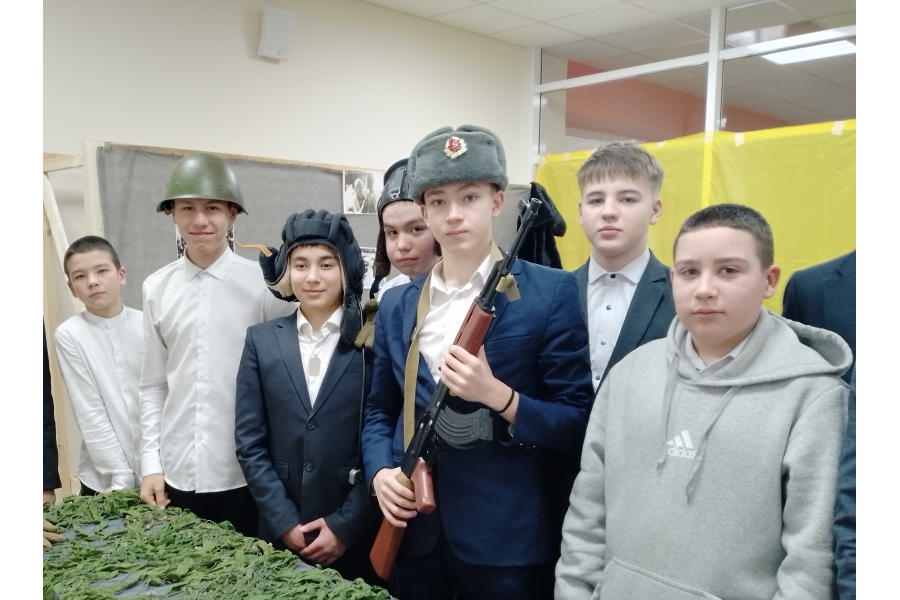 С восьмиклассниками о подвиге блокадного Ленинграда
