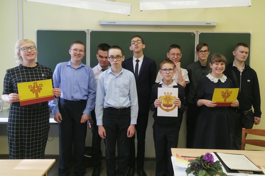 Спецбиблиотека провела час краеведения  ко Дню государственных символов Чувашской Республики