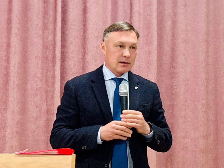 Депутат Николай Николаев обсудил с родителями учащихся школы №31 г. Чебоксары вопросы профориентации детей