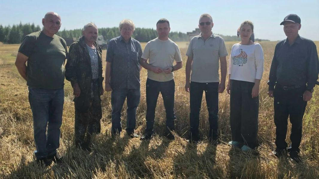 Глава Цивильского округа Владимир Глухов оценил ход уборочной кампании