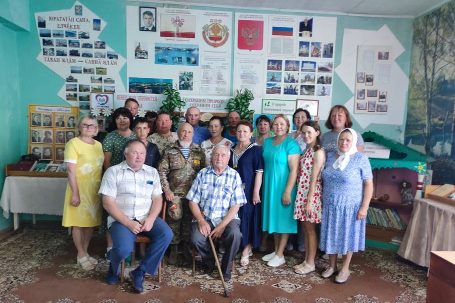 Вечер-встреча с участником СВО в Полевобуртасской сельской библиотеке