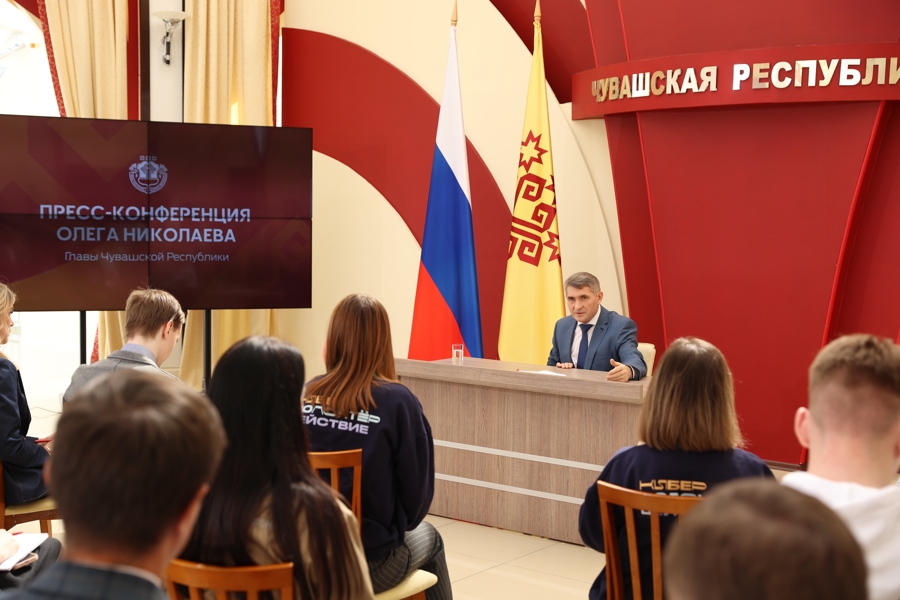 Глава Чувашии Олег Николаев рассказал об эксплуатации школьных стадионов