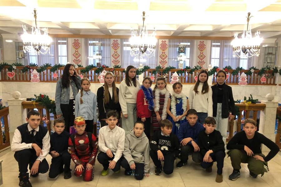 Новогоднее путешествие за чудом: дети из Шемурши побывали на республиканской ёлке в Чебоксарах при поддержке Минтруда и Главы Чувашии