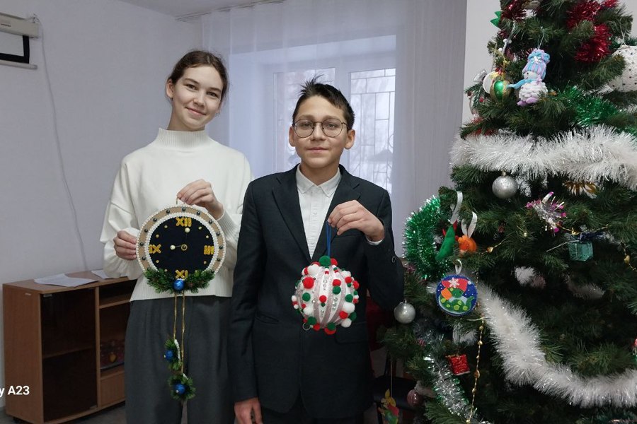 Новогодние игрушки  от юных сердец.