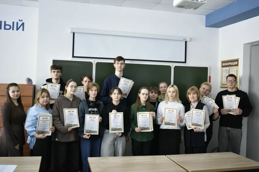 Администрация Алатырского муниципального округа поздравляет студентов и преподавателей Алатырского технологического колледжа