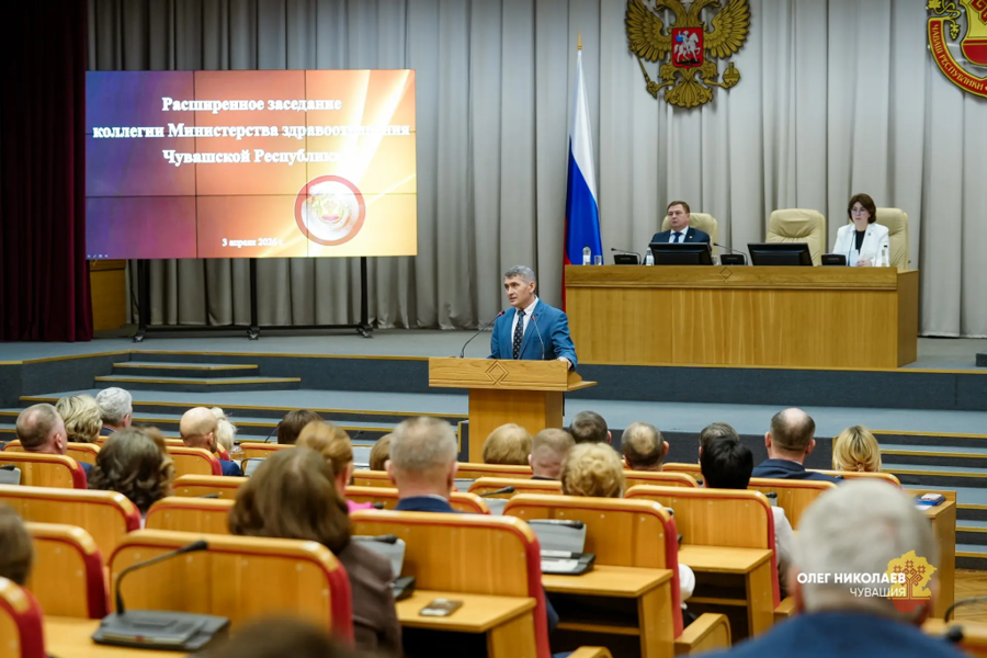 По поручению Олега Николаева поликлиники республики начнут переходить на ежедневный режим работы