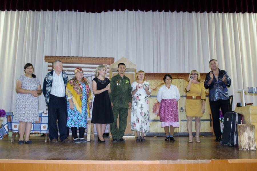 Ибресинский народный театр с большим успехом выступил на сцене Малокармалинского ЦСДК