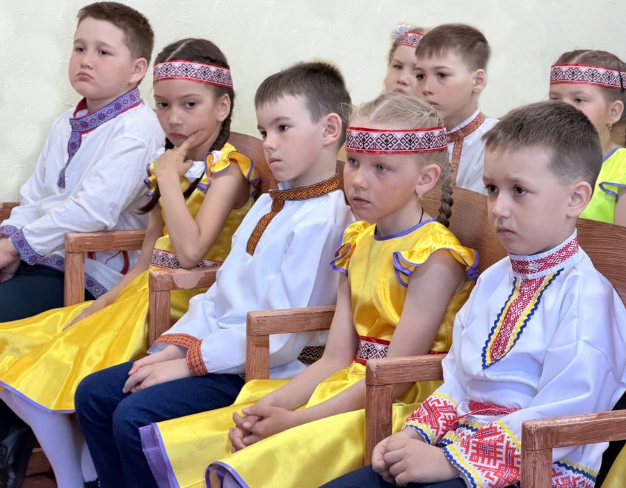 Елчĕк муниципаллă округĕн пуçлăхĕ Л.В.Левый чăваш чĕлхи кунĕ ячĕпе саламлать