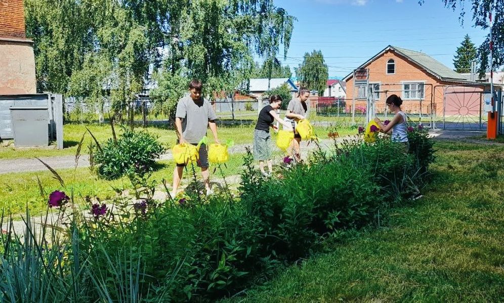В Ядринском округе реализуется программа временного трудоустройства подростков.